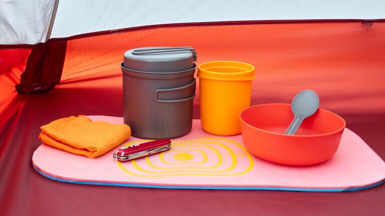 Essential Tools for a Small Kitchen: Maximize Space and Efficiency